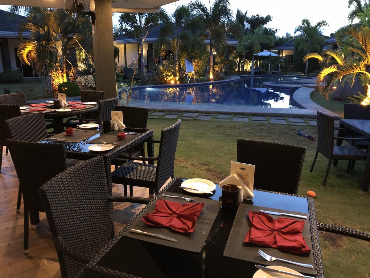 Alona Royal Palm Resort Panglao Exterior foto